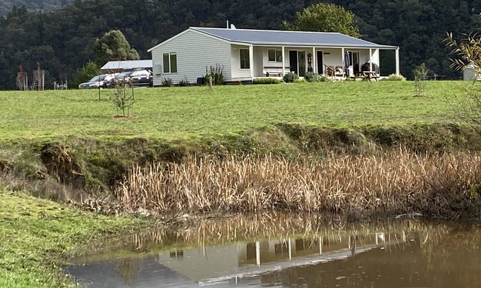 Jamieson House | Serene Riverfront Retreat with Spa & Hot Tub, 10/10 Rating