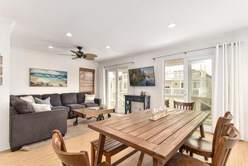 West Newport House | Beautiful 4 Bedroom Home with Rooftop & Ocean Peek-A-Boo