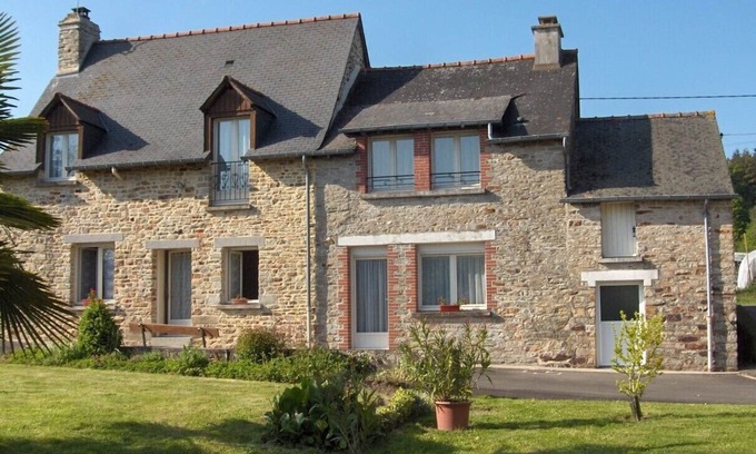 La Bouexiere House | Tranquil 4-Bedroom House in Countryside Rennes