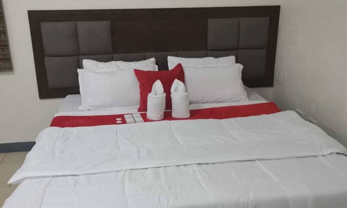 Balibago Villa | 4-bedroom House near SM mall with WiFi, AC