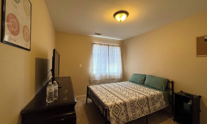 Pear Park House | 4-bedroom house in marvelous Grand Junction with AC, WiFi