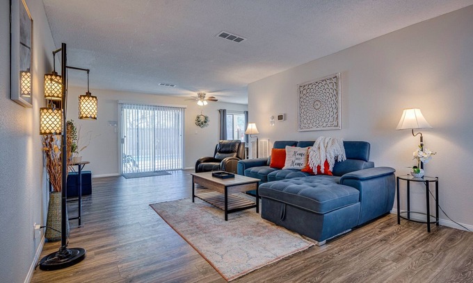 Paradise House | Spacious 4-Bedroom House with Pool, Near the Strip