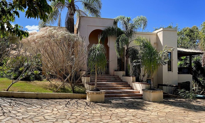 Alto Paraiso de Goias House | Relaxing 4-Bedroom Retreat with Pool in Nature's Heart