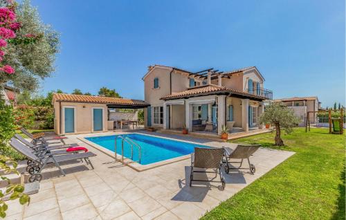 Fazana House | Pet-Friendly 4 Bedroom Home in Fazana with Pool & Top Ratings