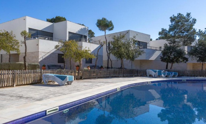 Llafranc Villa | Modern 4-Bedroom House with Pool and Ocean View in Llafranc