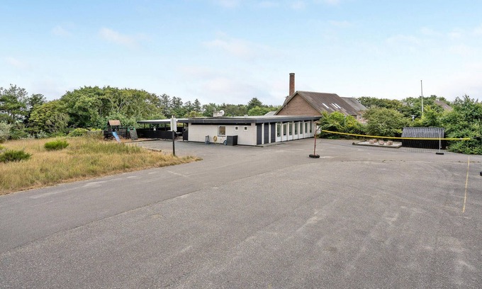 Hemmet House | Family-Friendly 4 Bedroom Stay with Oceanfront Views