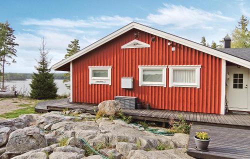 Kraketorp House | Cozy Home in Lammhult with Scenic Sea View for Families