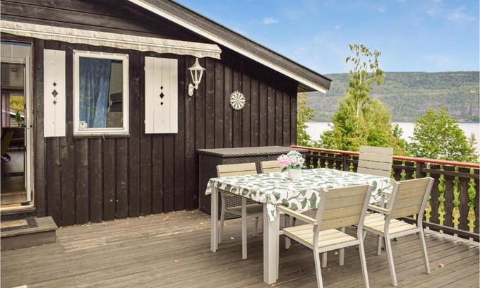 Modum House | Pet-Friendly 4 Bedroom Home with Hot Tub in Vikersund