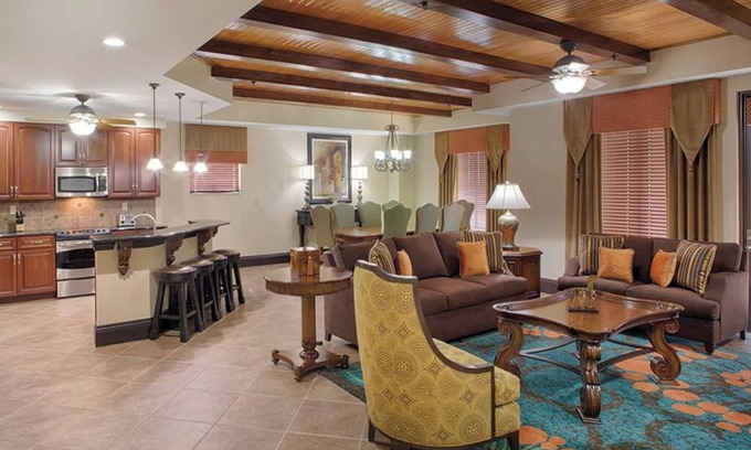 Lake Buena Vista Condo | Spacious 4 Bedroom Condo on Disney Property with Hot Tub