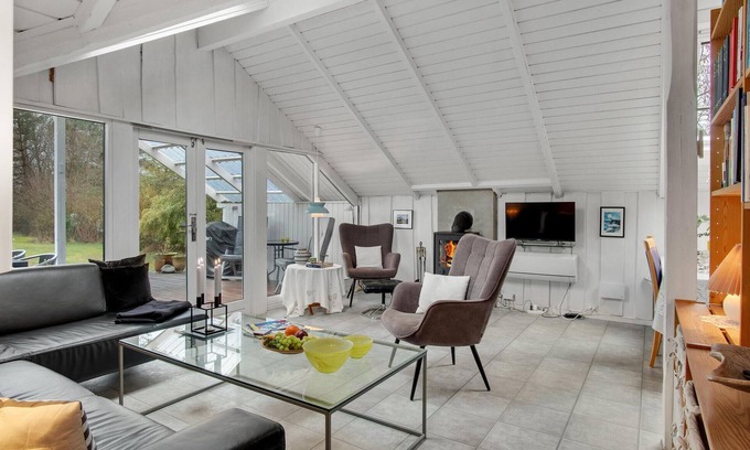 Kalundborg House | Spacious 4-Bedroom Accommodation with Ocean Views in Kalundborg