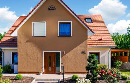 Jesendorf House | Family-Friendly 4 Bedroom Home in Jesendorf with Pets Welcome