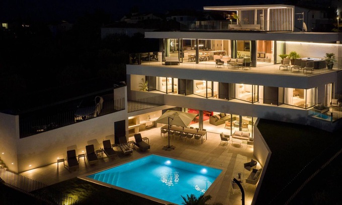 Susica House | Unforgettable Vacation Home with Ocean View & Private Pool