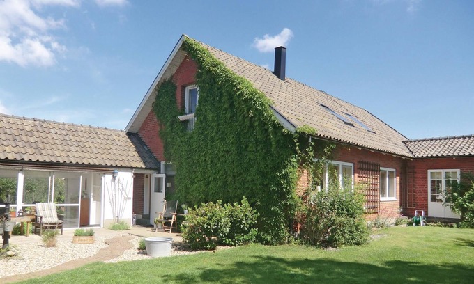 Helsingborg House | Spacious 4 Bedroom Accommodation with Ocean View in Helsingborg