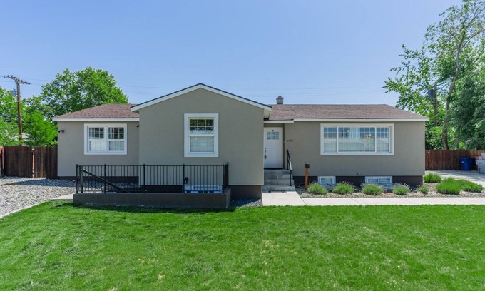 Richland House | Historical Gold Coast Q House: Pet-Friendly Family Retreat