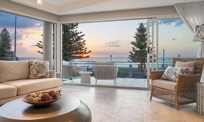 Manly Villa | 4-bedroom villa in enchanting Manly with Beachfront Access & breathtaking views