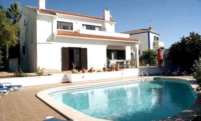 Caldas da Rainha Villa | Elegant 4-Bedroom Villa with Private Pool & Ocean Views
