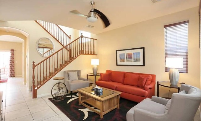 Enterprise House | 4 bedrooms 3 bathrooms. Easy access to stripe. Pet and family friendly.