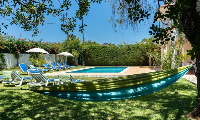 Pata de Baixo Apartment | Private Pool Haven: 4-Bedroom Retreat with Ocean Views