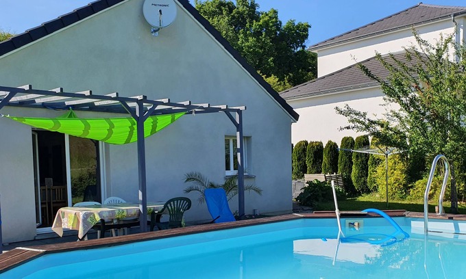 Mazire House | Inviting 4-Bedroom House with Pool near Besançon