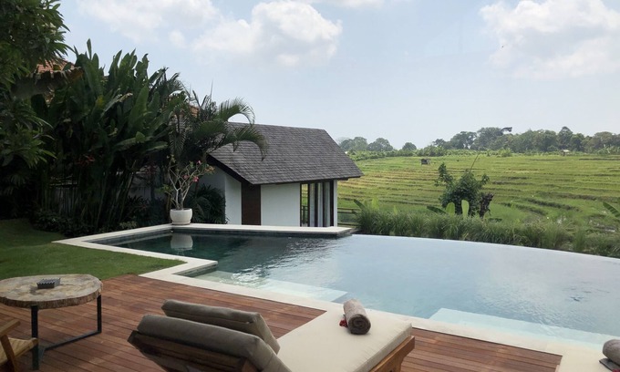 Babakan Villa | Serene Canggu Retreat with Rice Field and Sunset Views