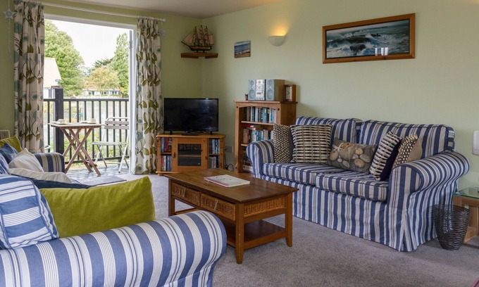 Thorpeness Apartment | 4 Bell Lodge: Perfect for Families with Spa & Pet-Friendly Amenities