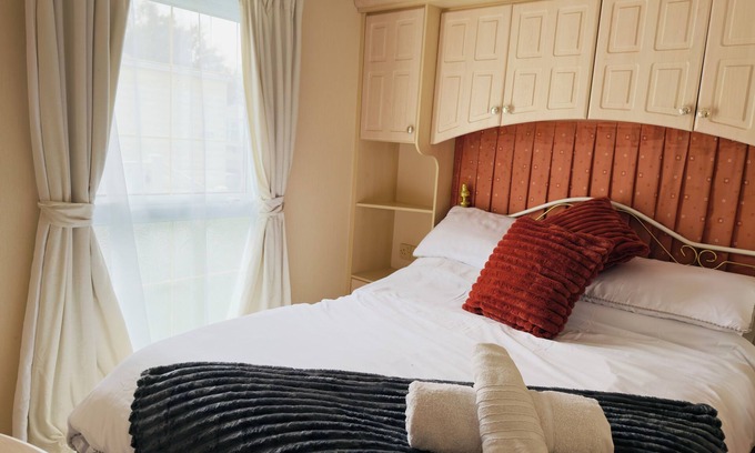 Ingoldmells Apartment | 4-berth holiday home in Ingoldmells with direct beach access, perfect for family holidays.