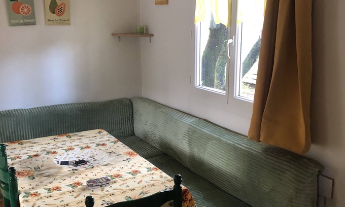 Le Castellet House | Family-Friendly 4 Berth Mobile Home in Campsite Retreat