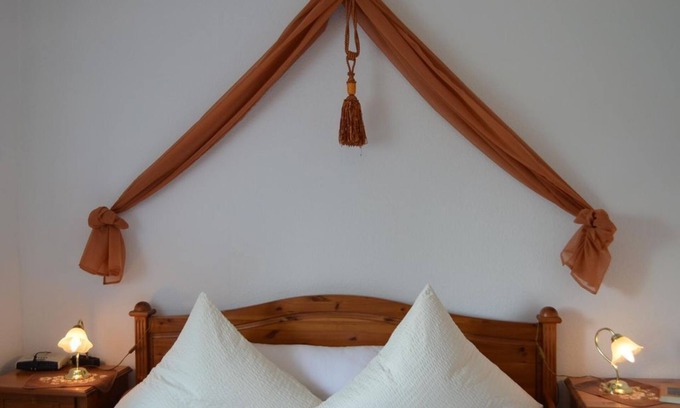 Leiwen Bed & Breakfast | Comfortable 4-Bed Apartment at Gästehaus Jostock-Hermes