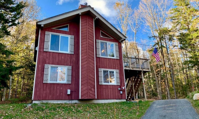 Wilmington House | Family-Friendly Retreat with Pool & Spa near Mount Snow