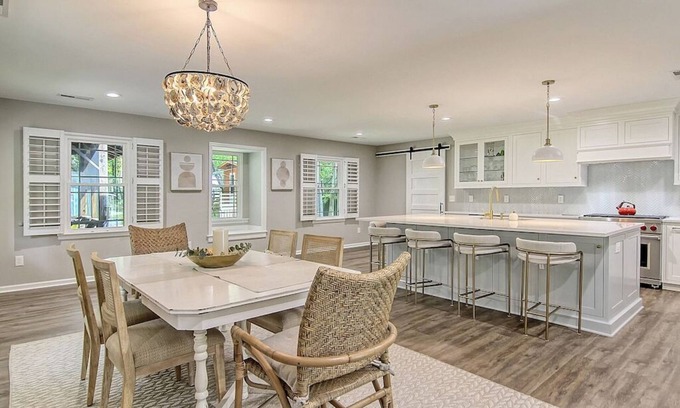 Isle of Palms House | Pet-Friendly Home with Chef's Kitchen, Steps from the Beach