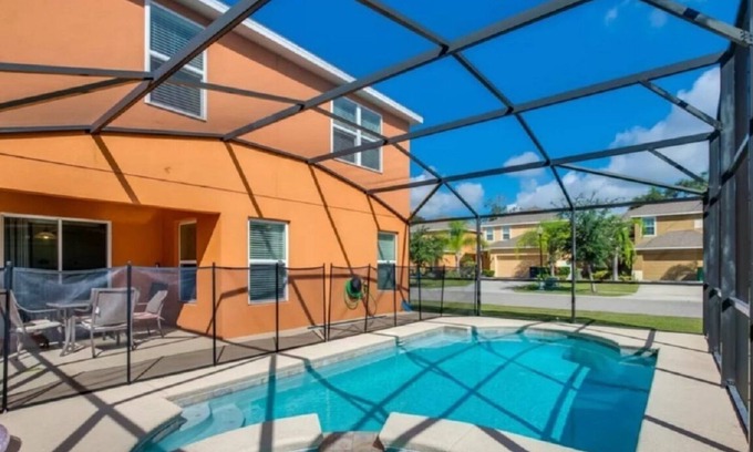 Veranda Palms House | Family Retreat Near Disney with Pool, Spa & Game Room
