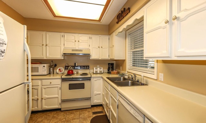 Hot Springs Village House | Cozy Cabo Tinoso Place with Pool and Lake View
