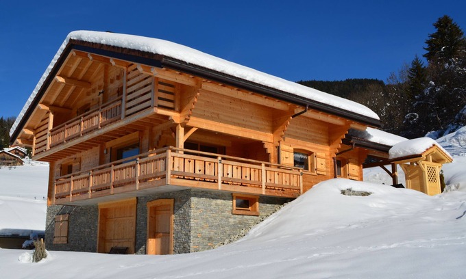 Saint-Jean-de-Sixt Ski Chalet | Relaxing 4* Chalet with Spa, Jacuzzi & Mountain Views