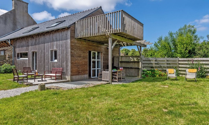 Goulven Cottage | Cozy Cottage by the Sea: 10/10 Guest Rated & Free Bikes