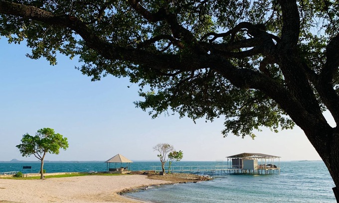 Silver Creek Village Cottage | 4 Cottages on Lake w/ private beach, beautiful views and lots of outdoor fun