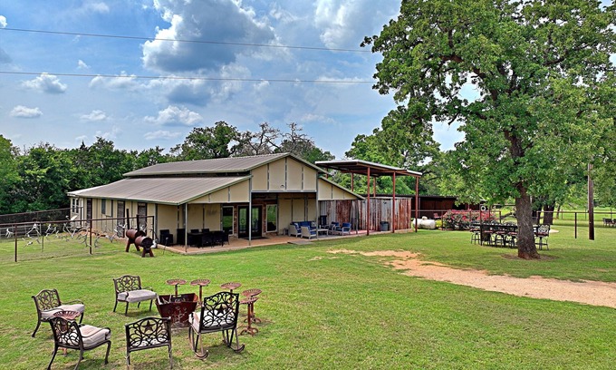 Waelder House | Experience the 4 D Guest Ranch Barndominium with Unique Amenities