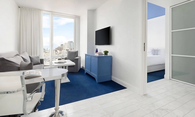 SoHo Hotel | Elegant Deluxe Suites with Living Room & NYC Views
