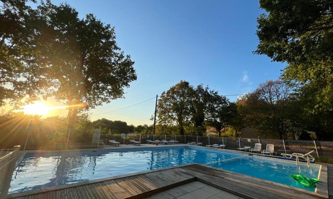 Saint-Aubin-de-Nabirat House | Cozy Gîte for 4 with Pool - Pet & Child Friendly Stay