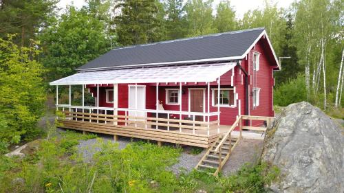 Naantali Ski Chalet | Pet-Friendly 4-Person Luhtimökki with Perfect Reviews