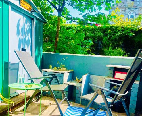 Bantry House | Pet-Friendly Retreat at 4 Market Street with Family Amenities