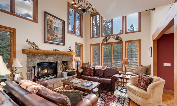 Warrior's Mark House | Family-Friendly Retreat: Walk to Town & Enjoy the Hot Tub