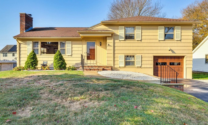 Waterford House | 4 Mi to Beach: Furnished Deck at Waterford Home!