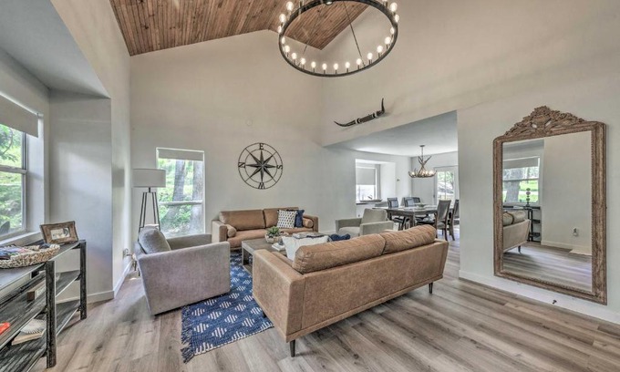 Ruidoso House | Inviting Ruidoso Retreat with Deck and Game Room Awaits