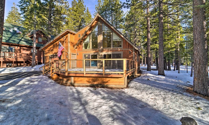 Truckee Cottage | Cozy Tahoe Donner Home with Private Hot Tub & Pool