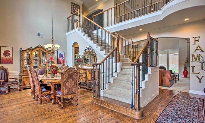 Flower Mound House | Inviting Texas Retreat with Spa & Hot Tub Near Grapevine Lake