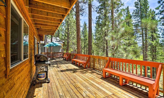 Black Bart Cabin | Cozy South Lake Tahoe Retreat near Heavenly with Deck