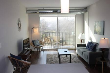 Ames Apartment | Convenient Hotel Near Jack Thrice Stadium with Family Amenities