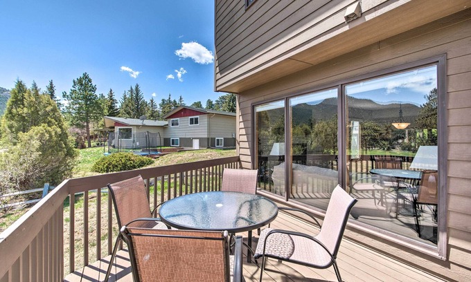 Estes Park House | Scenic Home w/ Golf Course & Mountain Views Near RMNP
