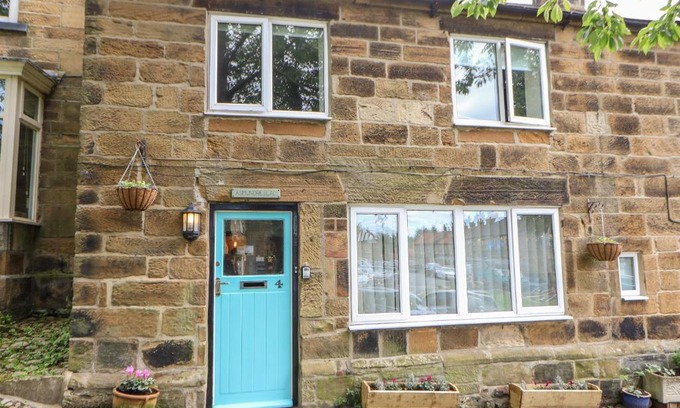 Osmotherley House | Pet-Friendly 4 North End: Family Comfort in Every Stay