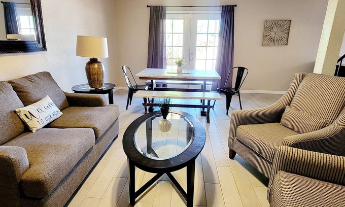 Yuma Apartment | Impeccable 4 Palms Cozy Condo with Pool and Hot Tub
